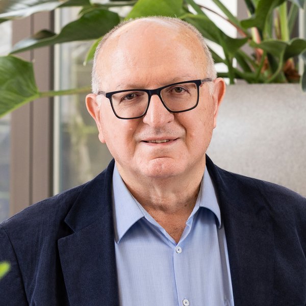 Prof. em. Dr. med. Dimitrios Tsakiris